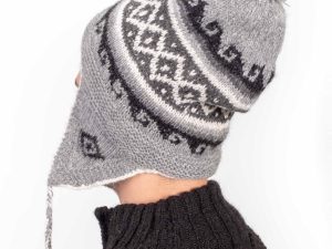 chullo con diseños andinos